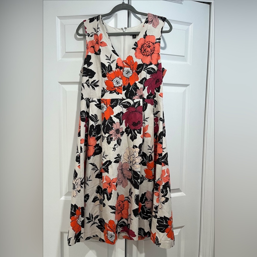 Ann Taylor fit & flare v neck dress
